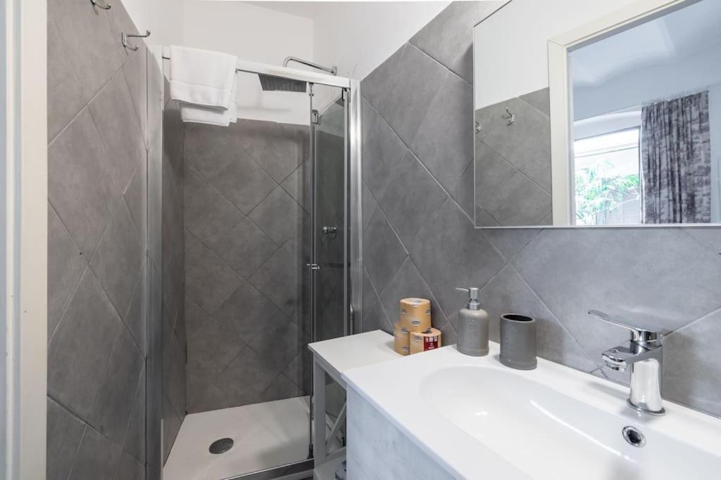 Colosseum Charming Apartment Roma Dış mekan fotoğraf